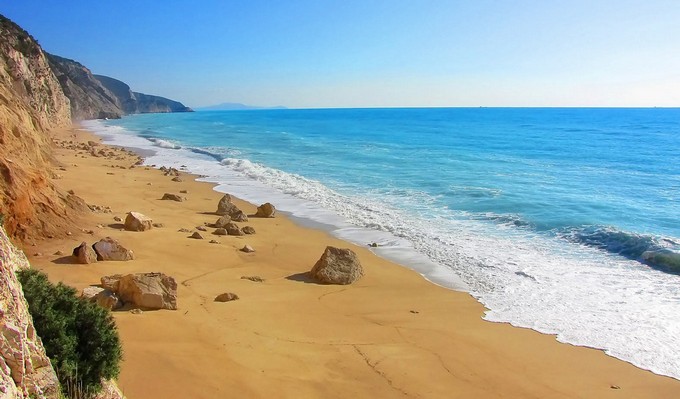 Egkremni beach, Lefkada